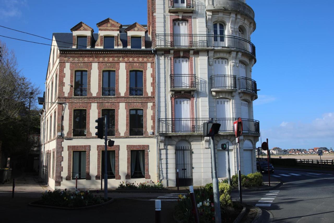 Appartement Grand Confort Bord De Mer Rez-De-Chaussee Residence La Vague Houlgate Exterior photo